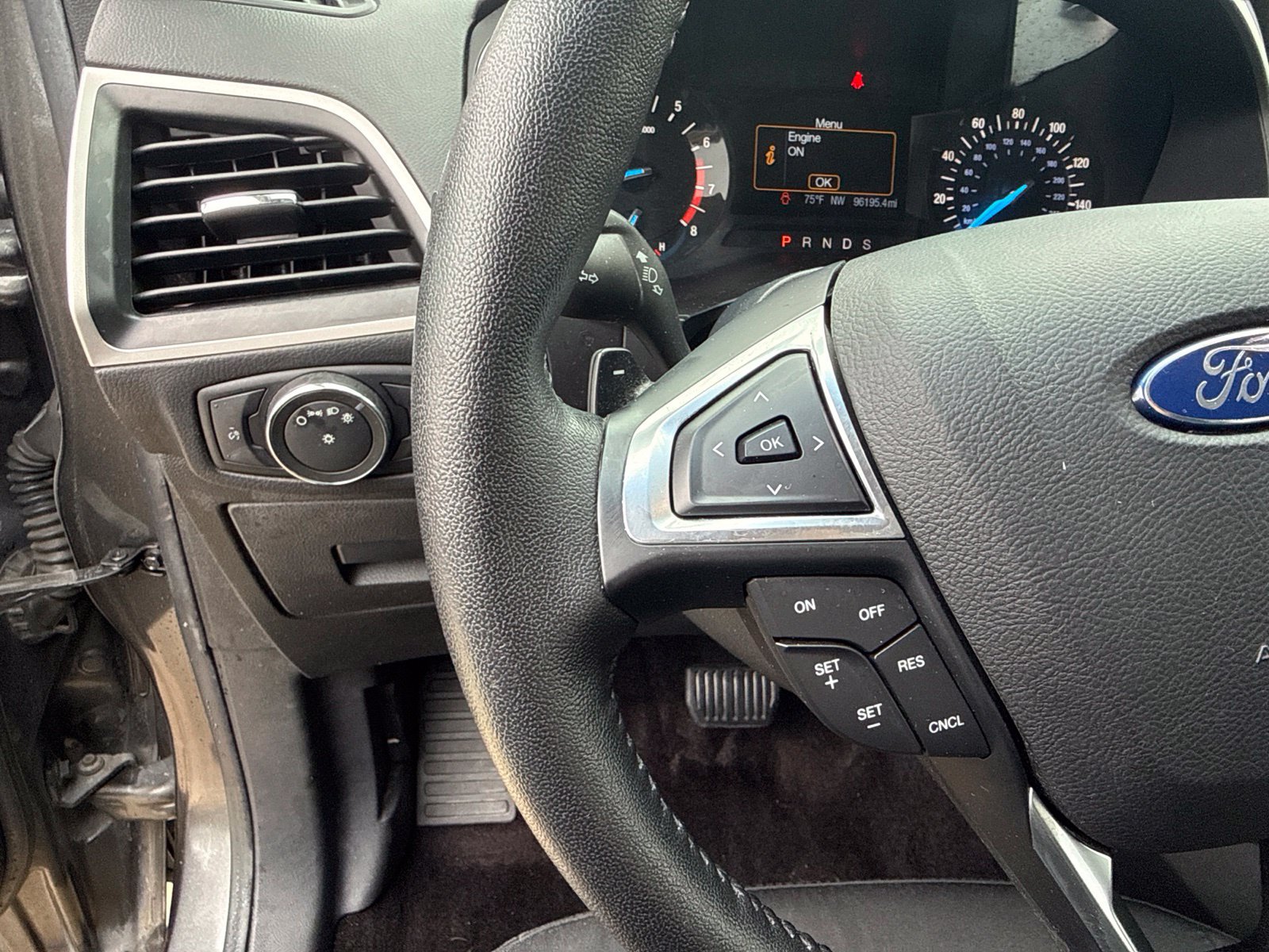 Used 2016 Ford Edge SEL FWD image 11
