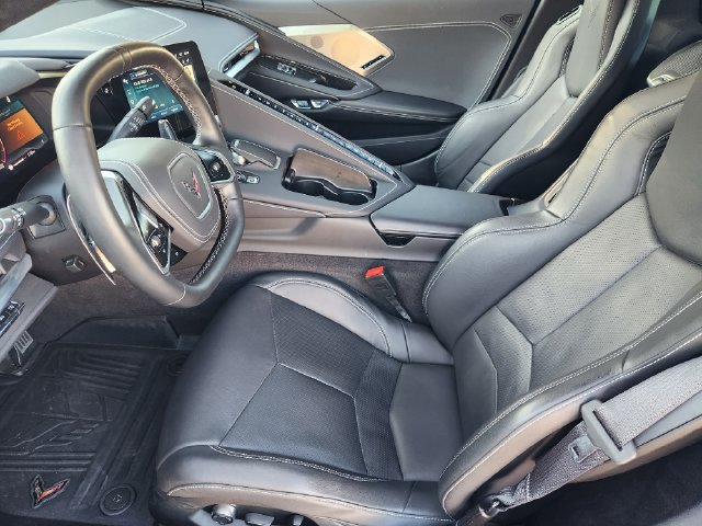 Used 2025 Chevrolet Corvette Stingray Preferred Cpe w/ Z51 Performance Package RWD image 3