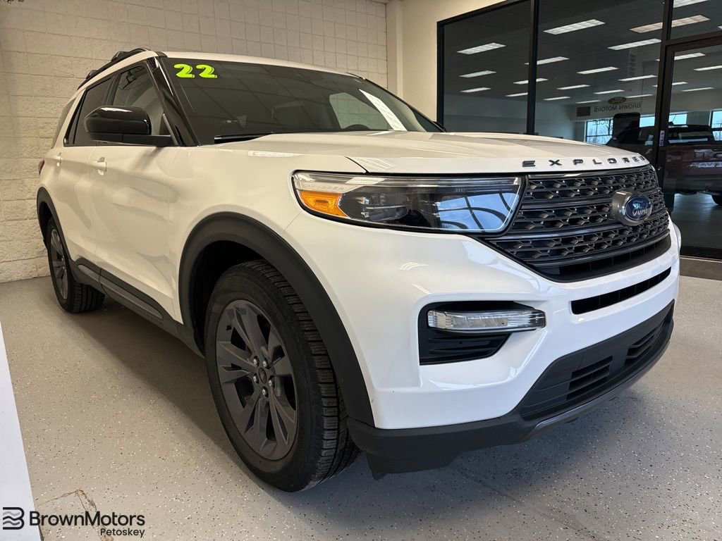 Used 2022 Ford Explorer XLT w/ Equipment Group 202A image 1