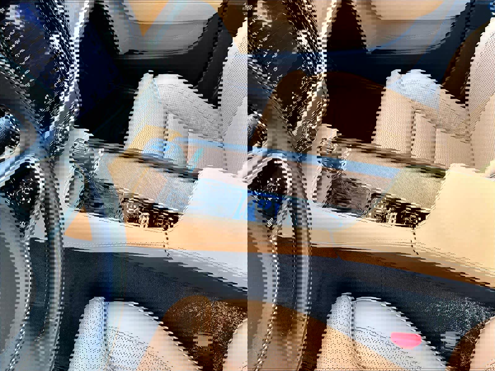 Used 2017 Volvo S90 T6 Inscription w/ Vision Package image 20