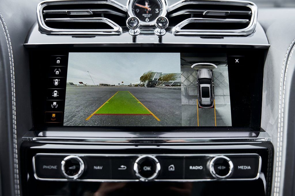 Used 2023 Bentley Bentayga Extended Wheelbase AWD/4WD image 82