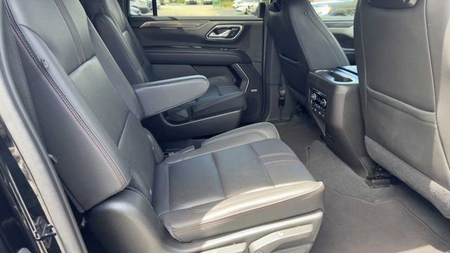 Used 2021 Chevrolet Suburban RST w/ Luxury Package RWD image 19