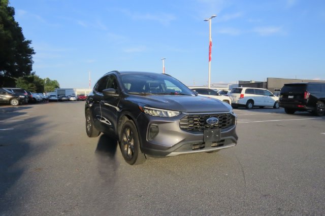 Used 2025 Ford Escape ST-Line AWD/4WD image 8