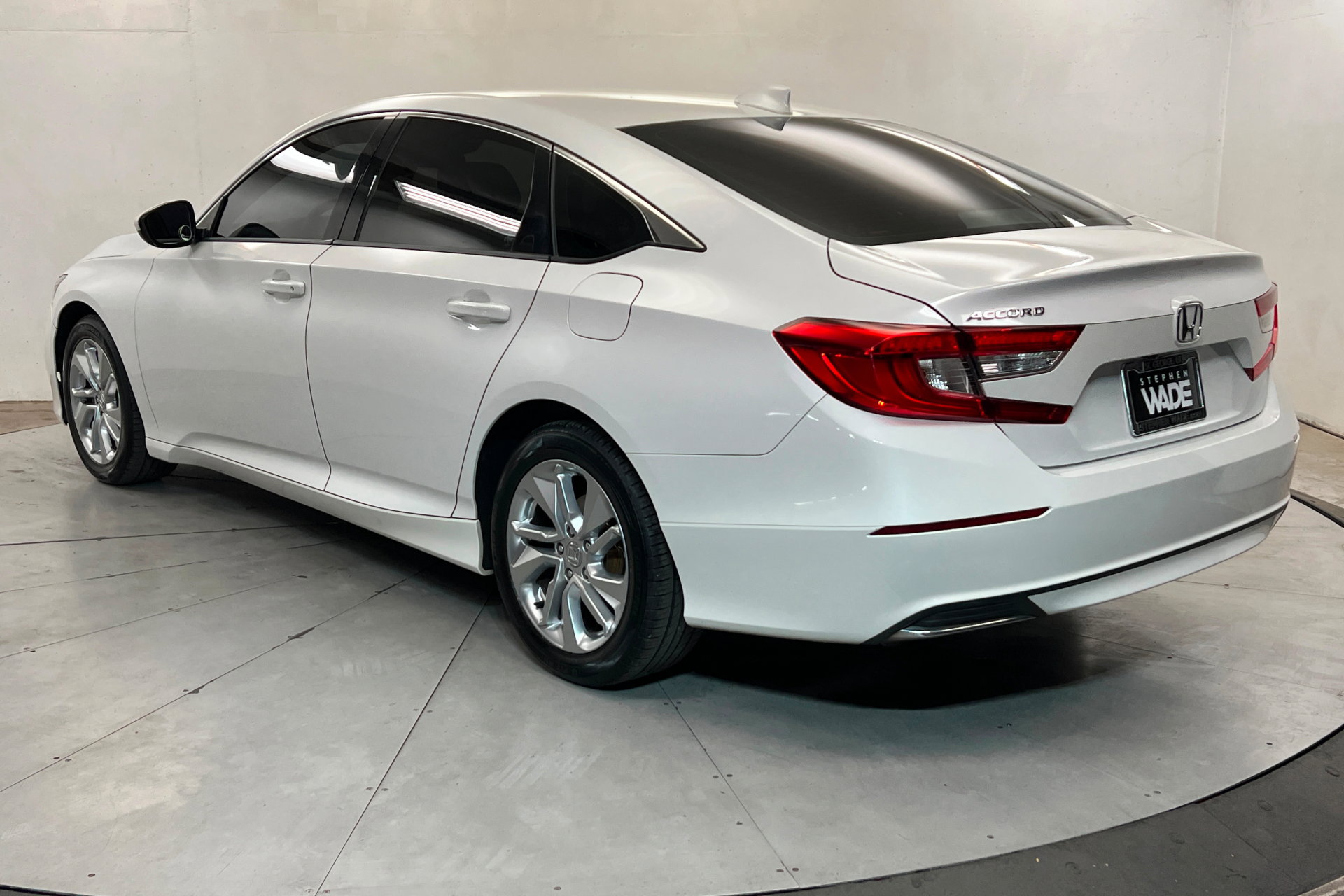 Used 2018 Honda Accord LX image 3