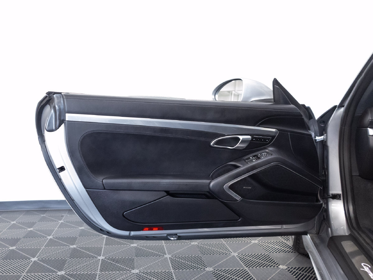 Certified 2024 Porsche 718 Cayman RWD image 16