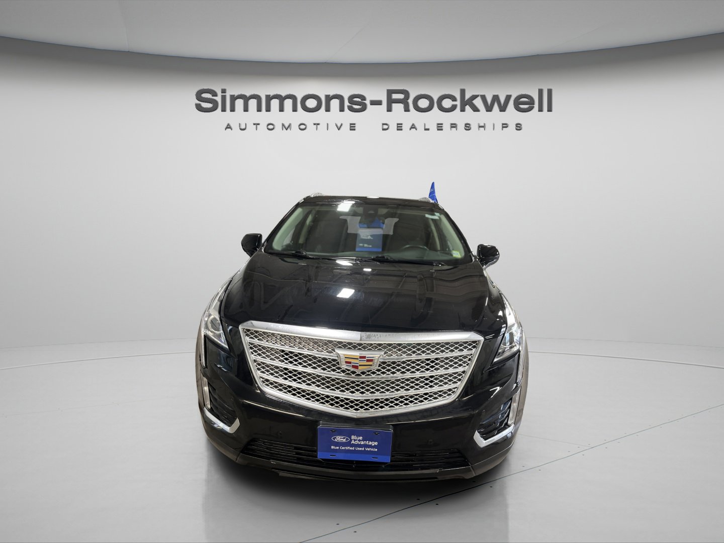 Used 2019 Cadillac XT5 Luxury w/ LPO, Radiant Package AWD/4WD image 2