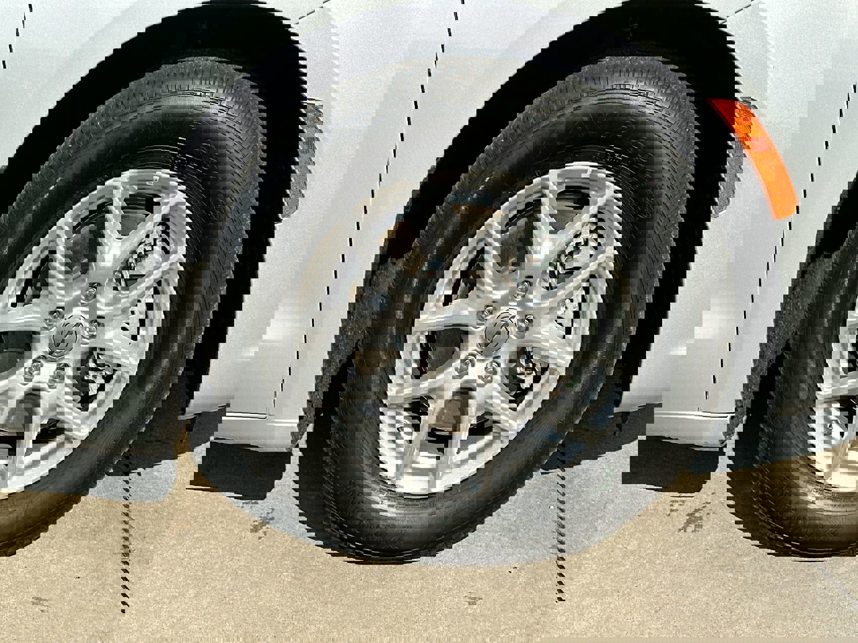 Used 2024 Chrysler Pacifica Touring-L image 10