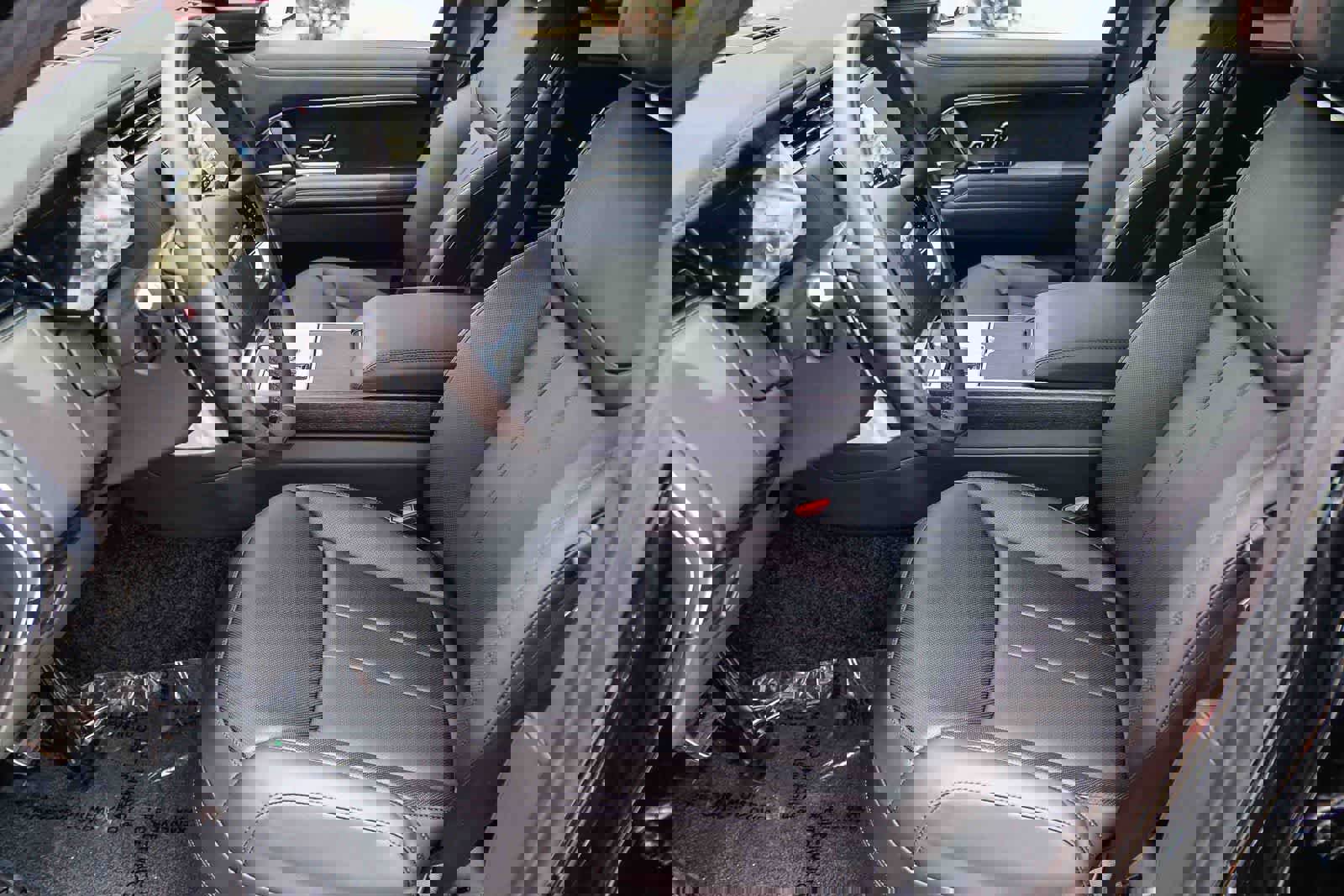 New 2026 Land Rover Range Rover SE image 19