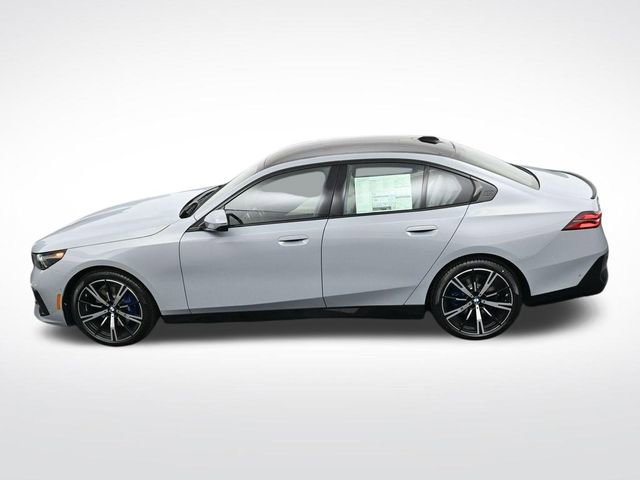 New 2026 BMW 530i xDrive w/ M Sport Package image 24