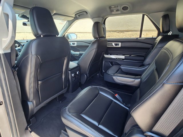 Used 2022 Ford Explorer XLT w/ Equipment Group 202A image 14