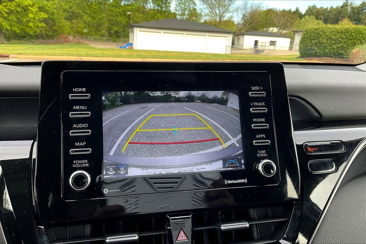 Used 2022 Toyota Camry SE FWD image 14