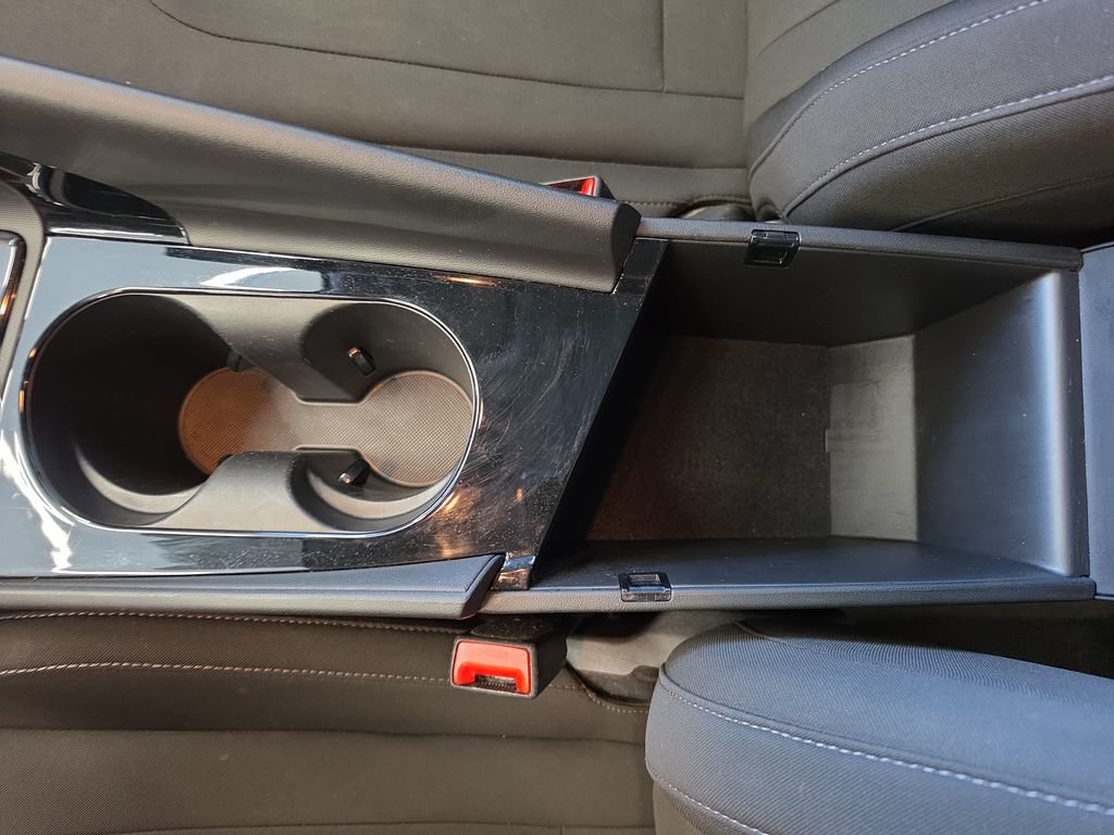 Used 2025 Hyundai Elantra SEL FWD image 34