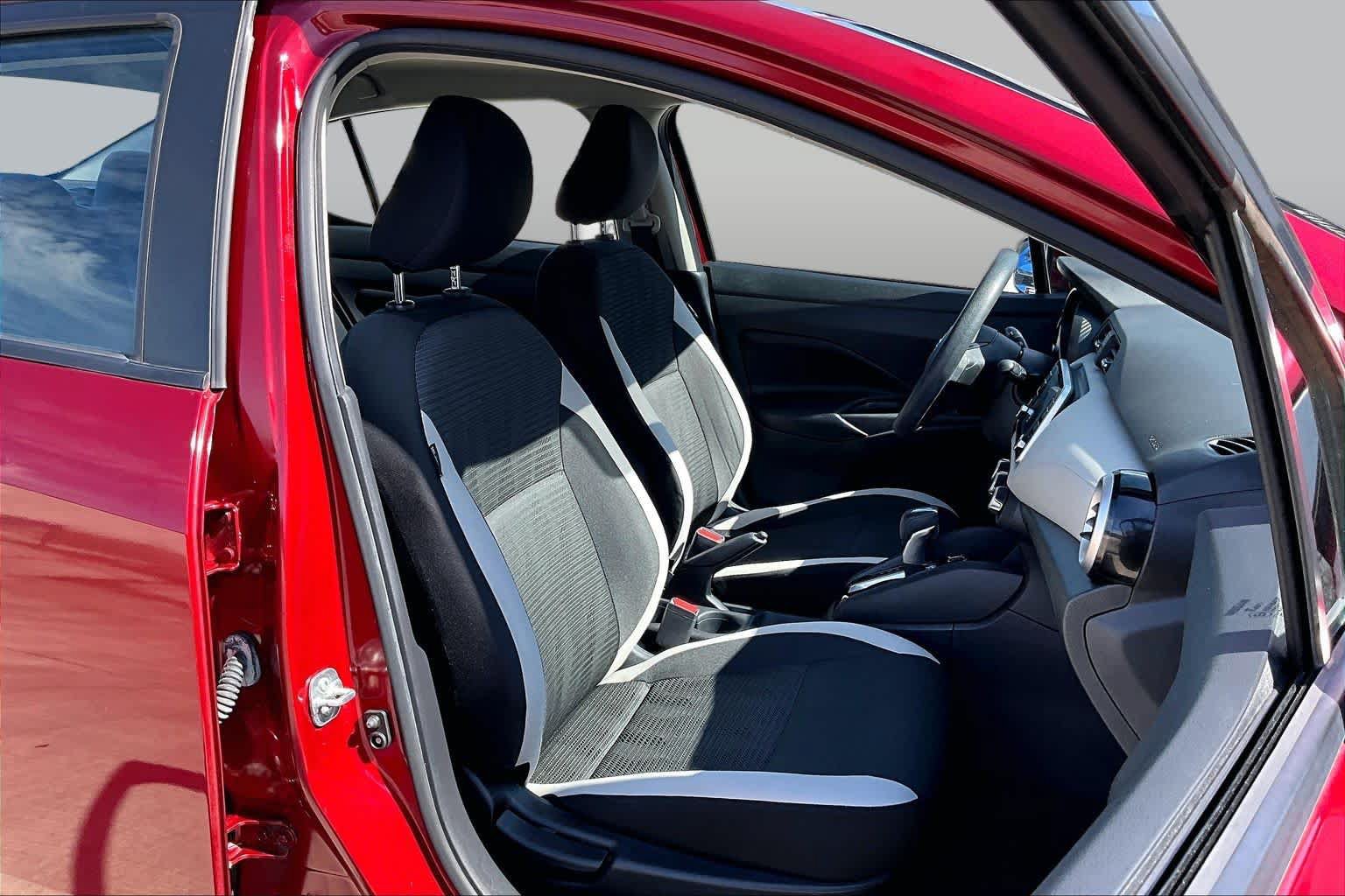 Used 2020 Nissan Versa SV FWD image 8