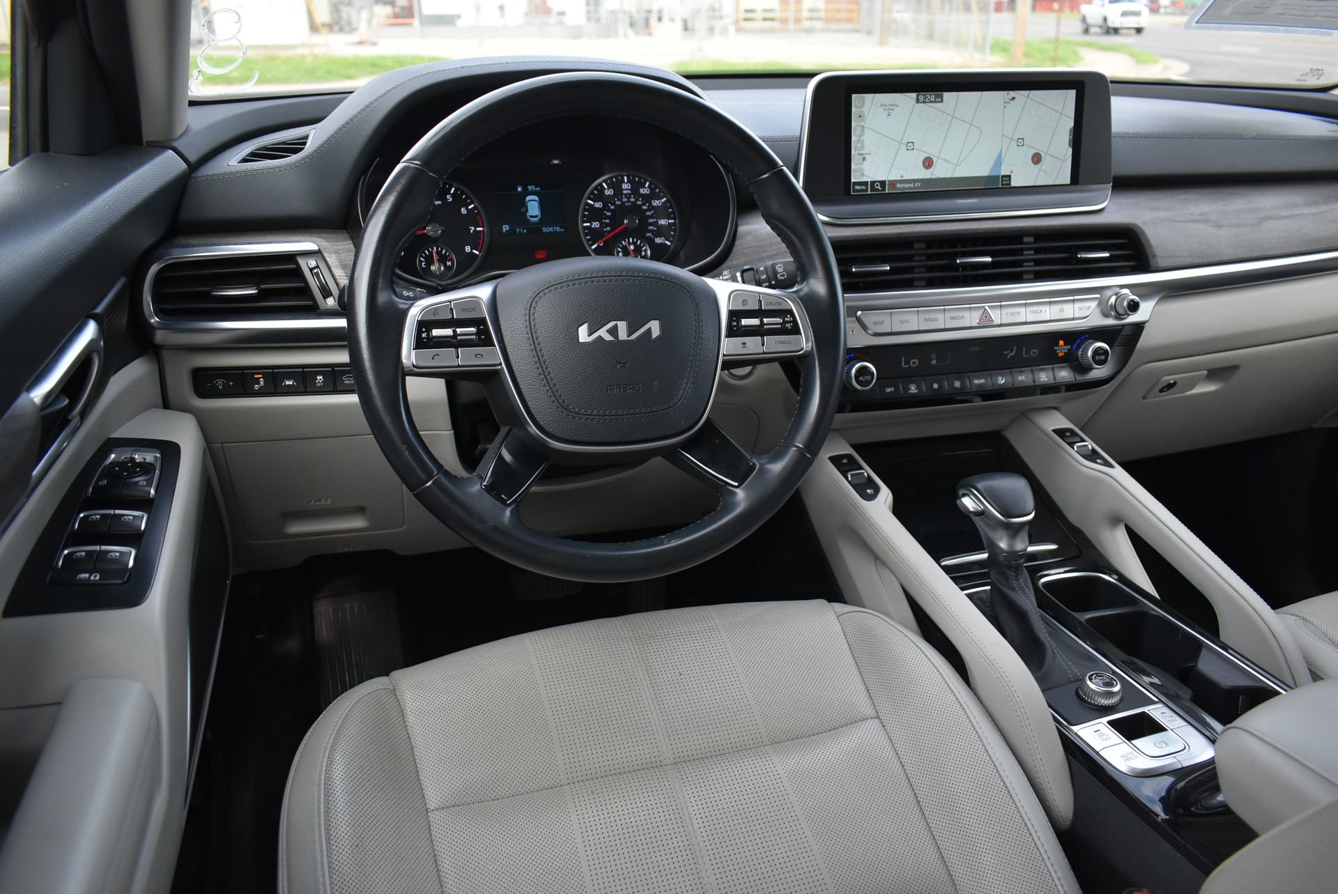 Used 2022 Kia Telluride EX w/ Towing Package image 19