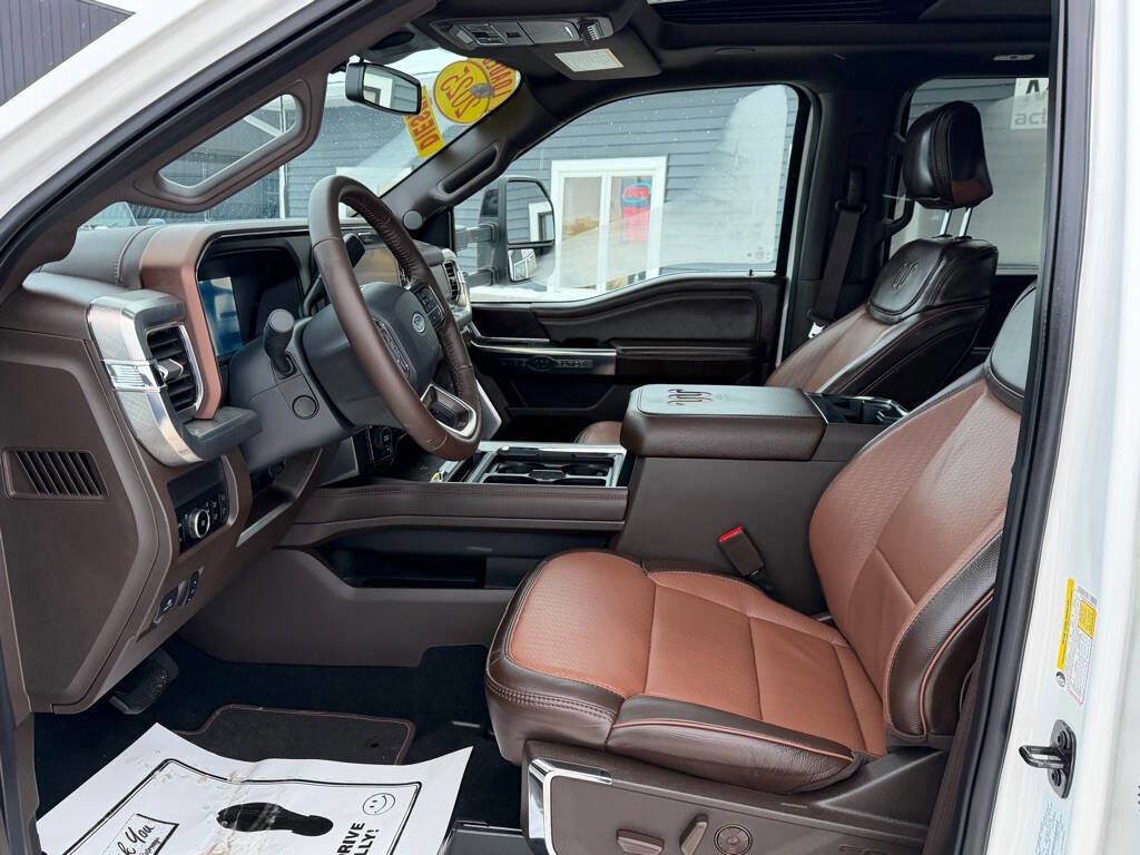 Used 2025 Ford F450 King Ranch image 13