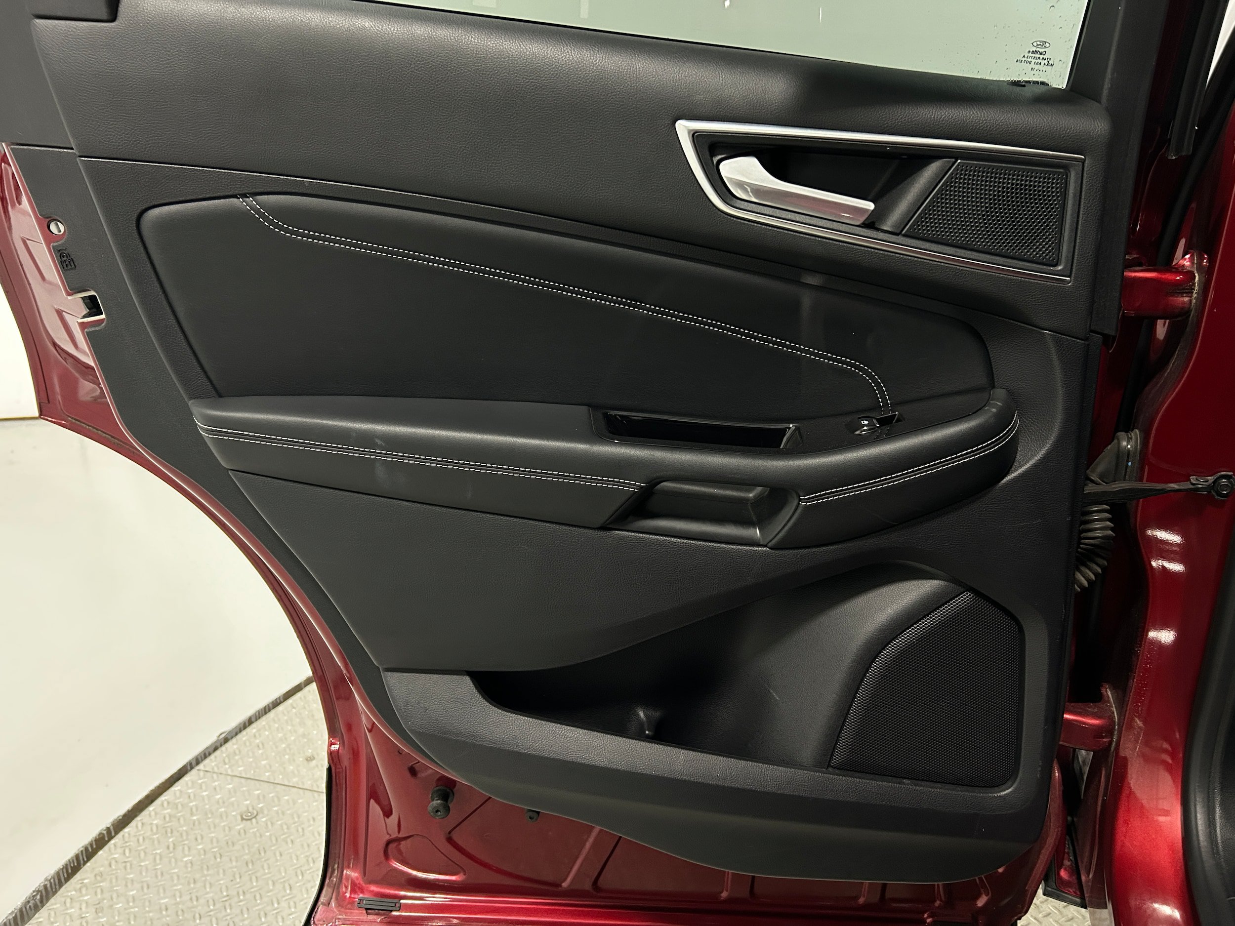 Used 2019 Ford Edge Titanium w/ Cold Weather Package AWD/4WD image 30