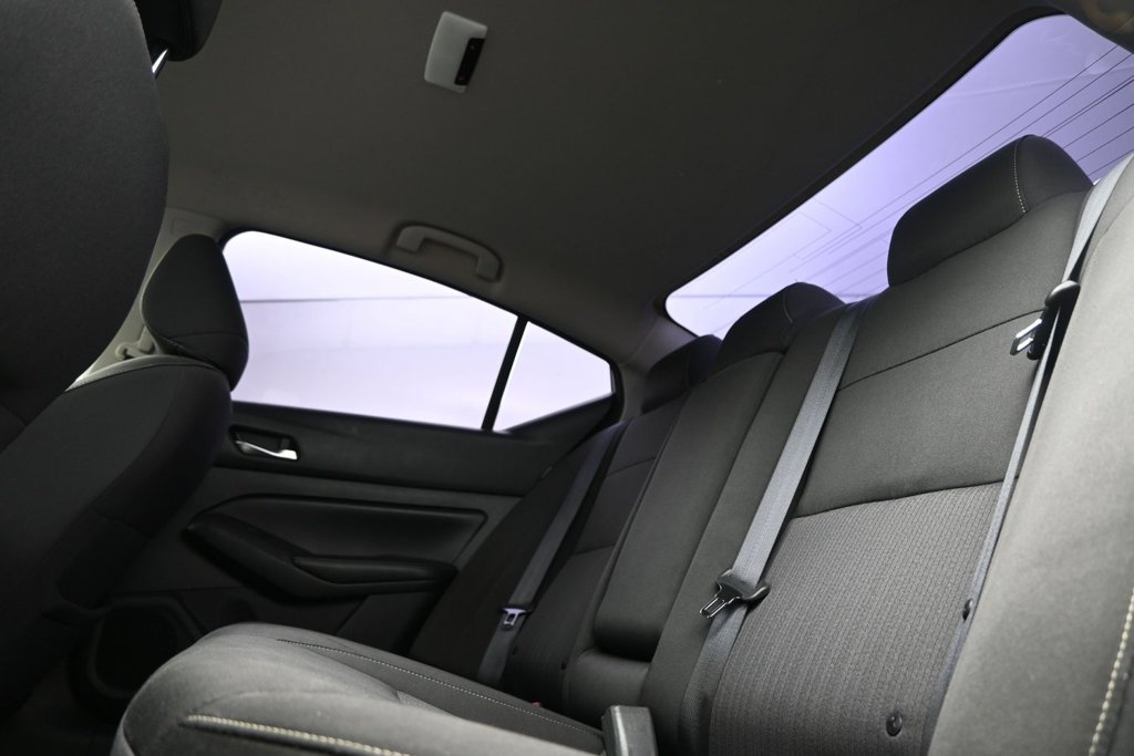 Used 2020 Nissan Altima 2.5 S FWD image 12