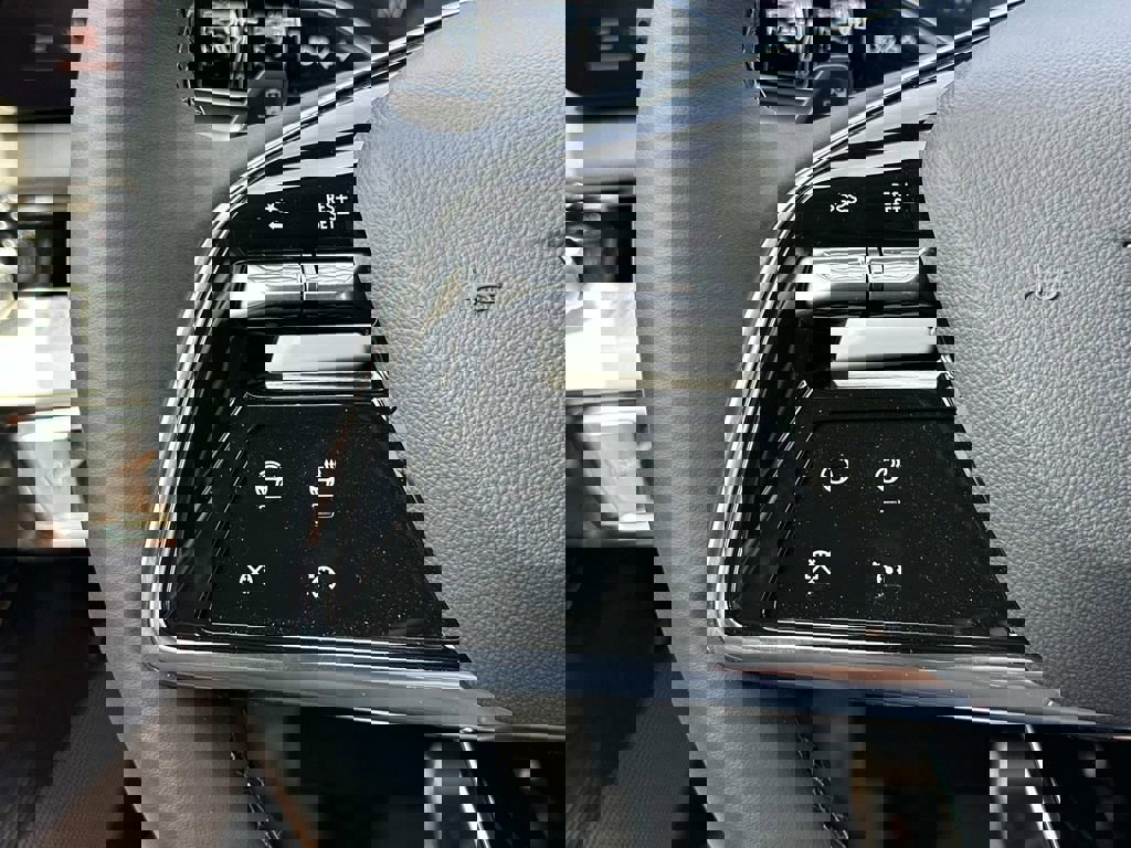 New 2025 Cadillac Optiq Sport 1 w/ LPO, Floor Liner Package image 15