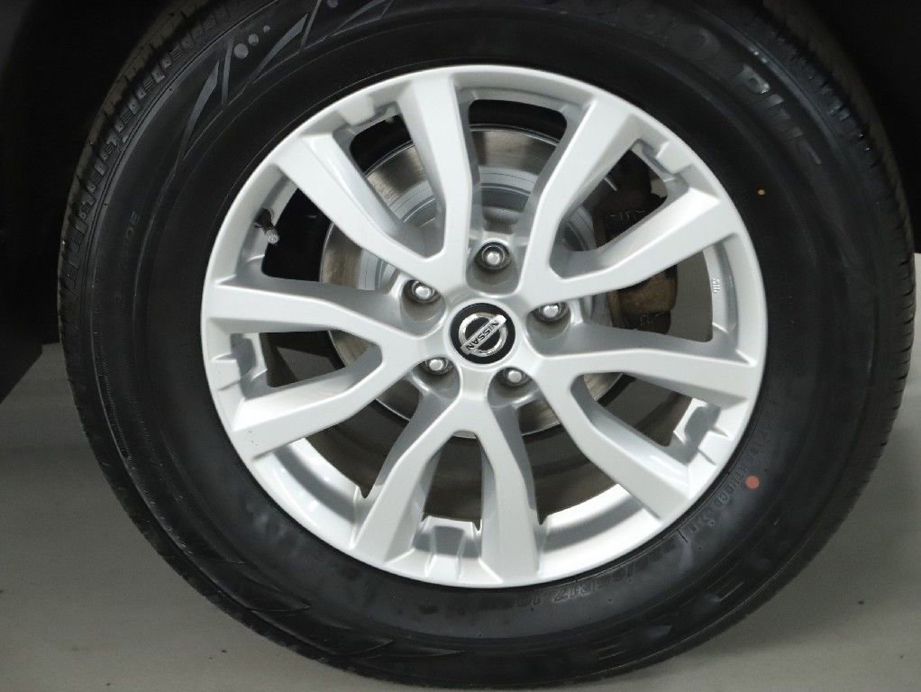 Used 2019 Nissan Rogue SV image 40