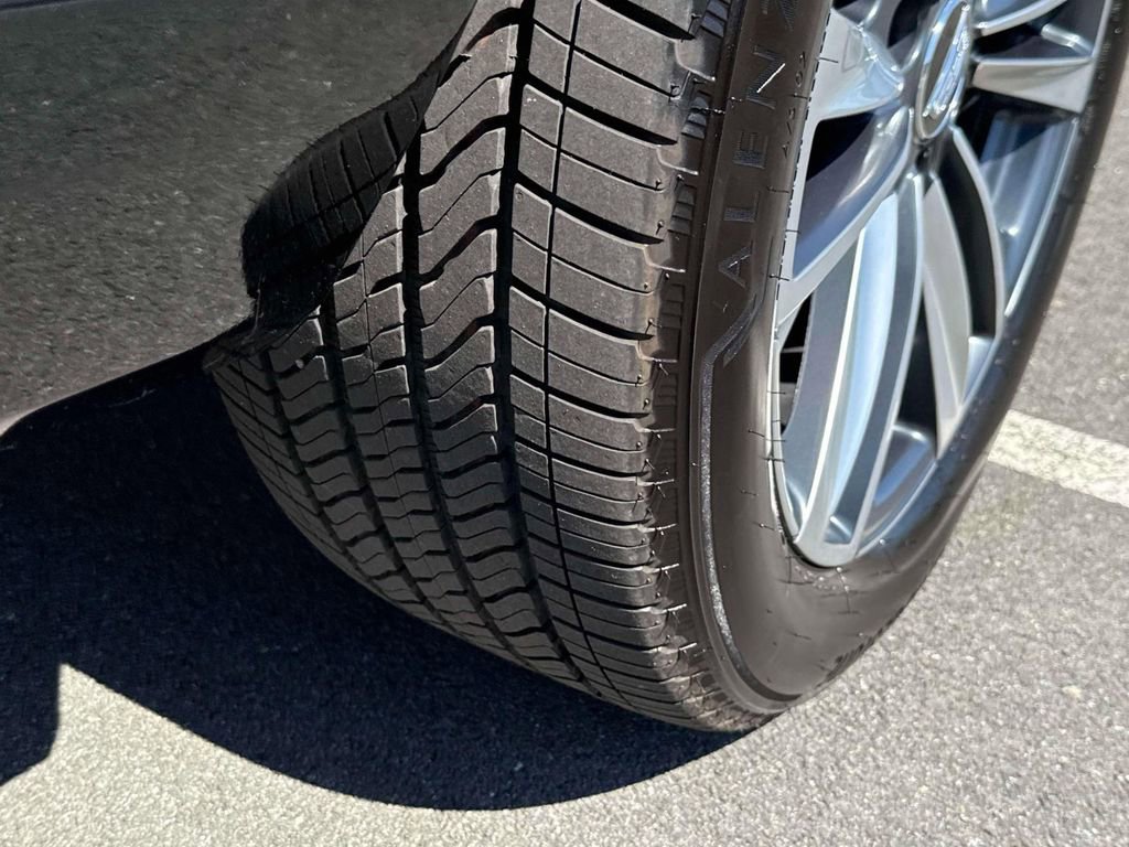 Used 2025 Cadillac Escalade ESV Sport w/ LPO, Floor Liner Package image 17