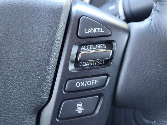 Certified 2025 Nissan Frontier SV w/ SV Convenience Package image 12