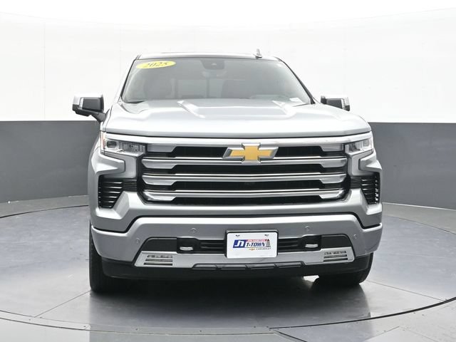 Used 2025 Chevrolet Silverado 1500 High Country AWD/4WD image 21