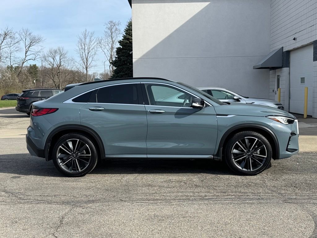 Used 2025 INFINITI QX55 Sensory w/ Lighting Package AWD/4WD image 2
