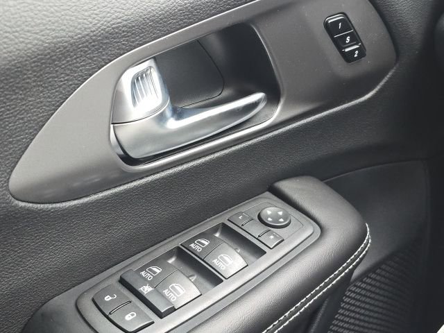 New 2026 Chrysler Pacifica Select image 15