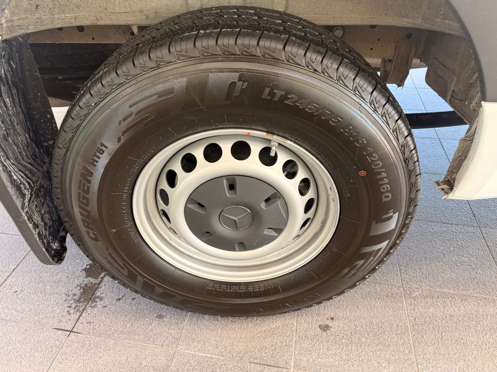 Used 2025 Mercedes-Benz Sprinter 2500 image 38