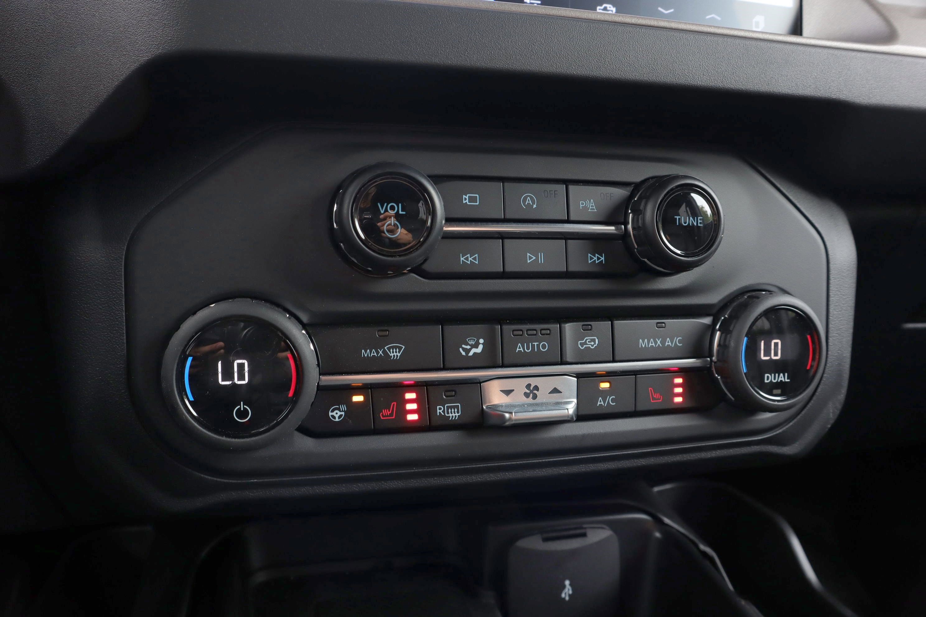 Used 2025 Ford Bronco Outer Banks image 15