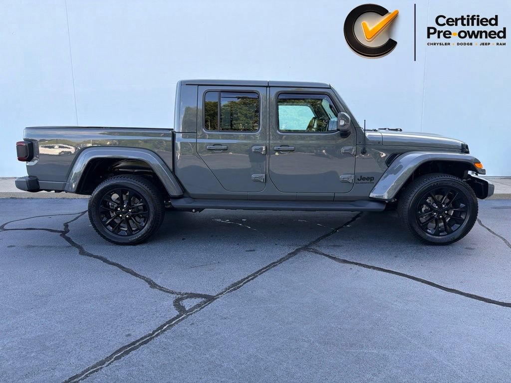 Certified 2022 Jeep Gladiator Overland AWD/4WD image 11