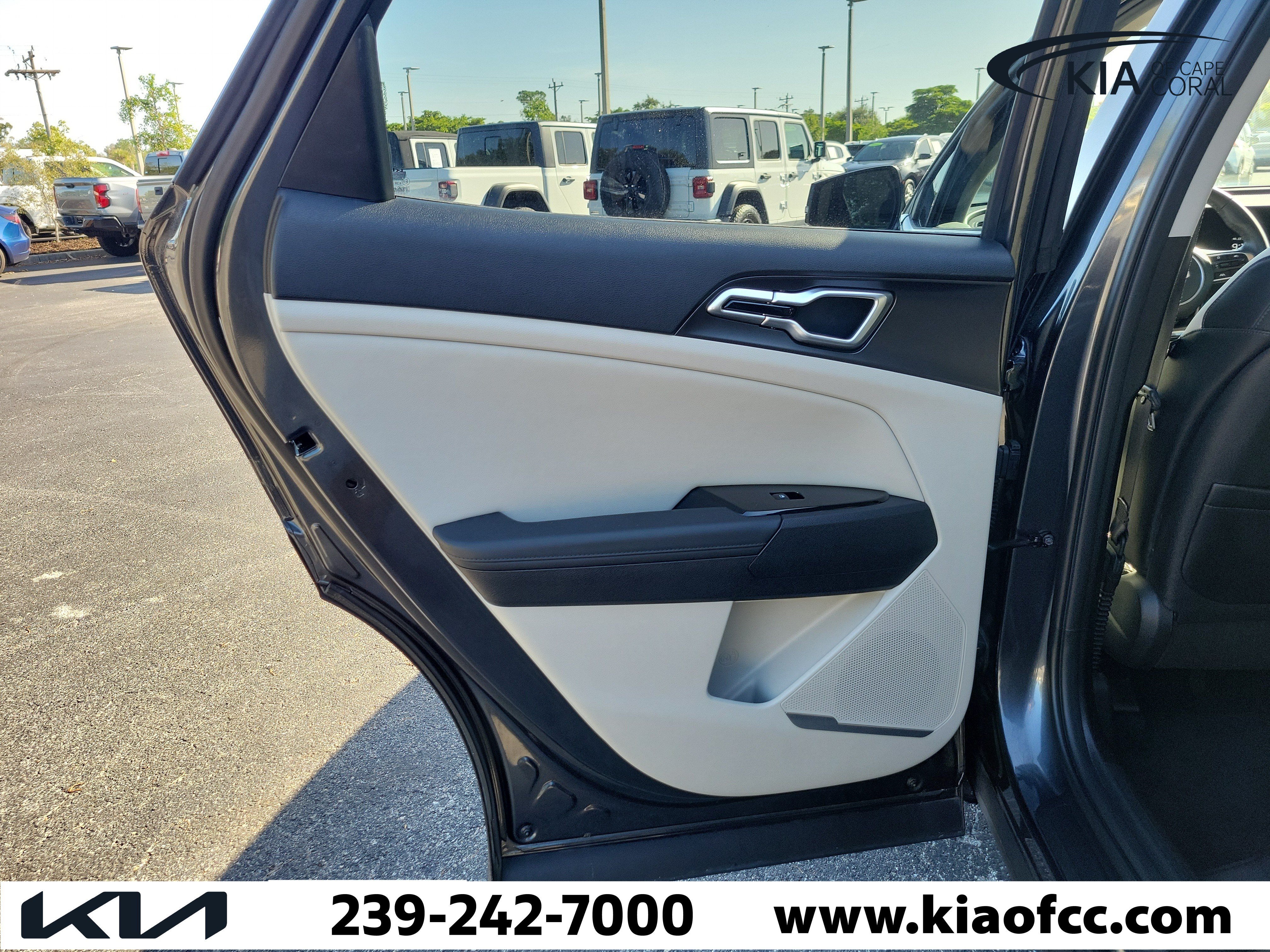 Certified 2024 Kia Sportage EX FWD image 13