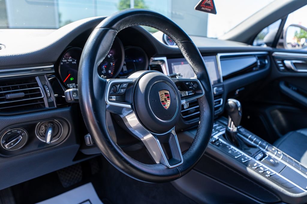 Used 2020 Porsche Macan AWD/4WD image 31
