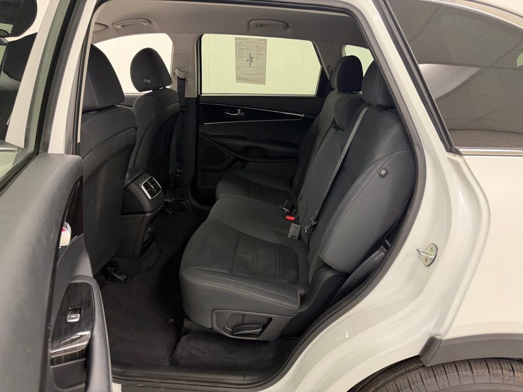 Used 2020 Kia Sorento L FWD image 19