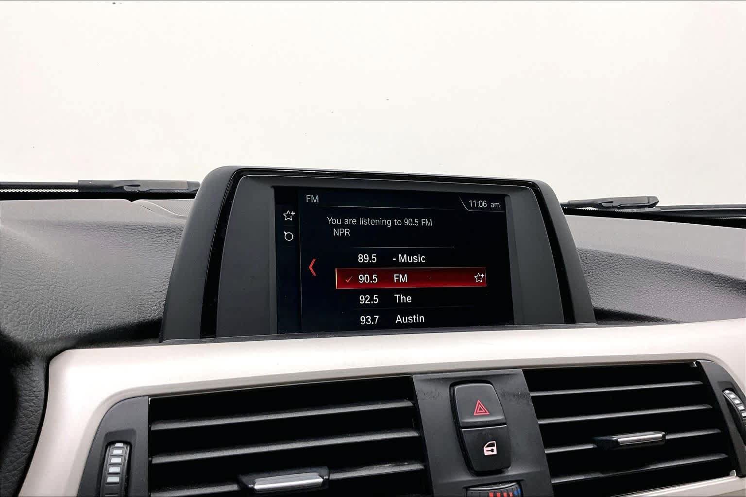 Used 2018 BMW 320i Sedan RWD image 33
