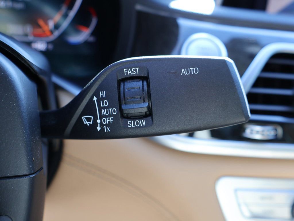 Used 2022 BMW 740i w/ M Sport Package image 52