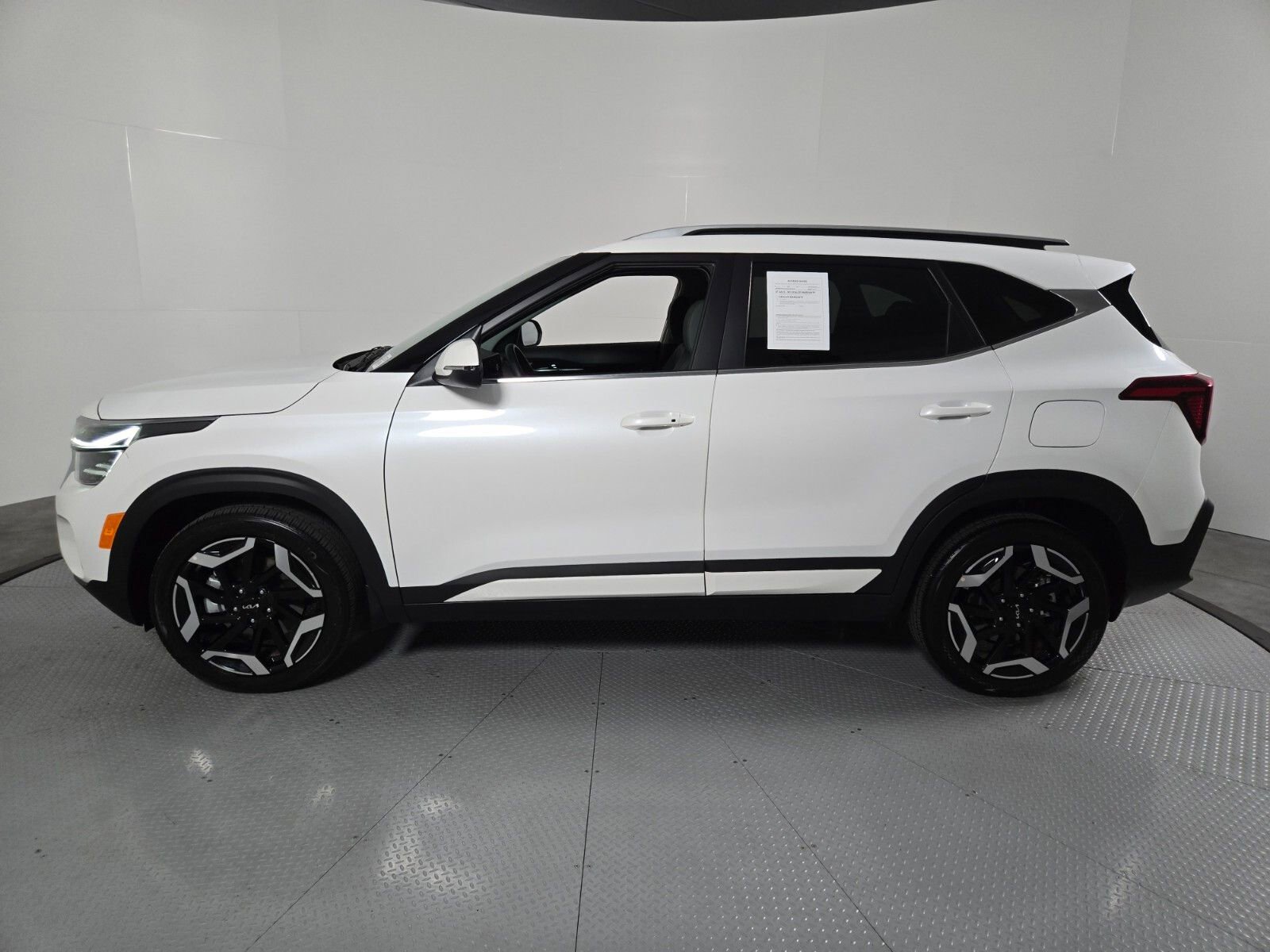 Used 2024 Kia Seltos SX AWD/4WD image 7