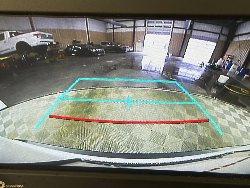 Used 2020 Toyota RAV4 XLE Premium image 31