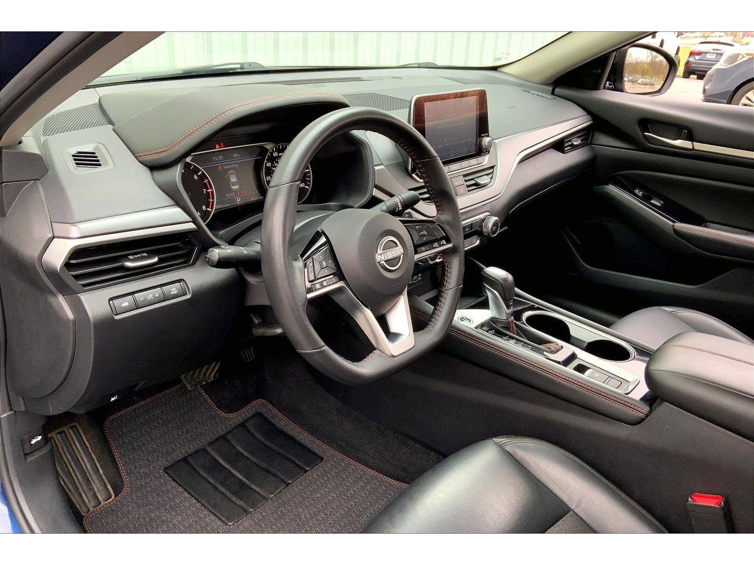 Used 2024 Nissan Altima 2.5 SR image 13