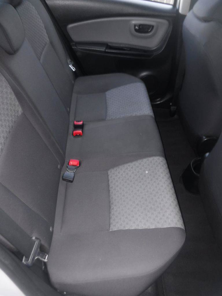 Used 2015 Toyota Yaris L FWD image 30