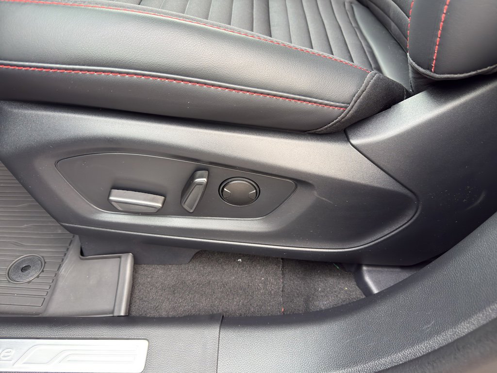 New 2026 Ford Explorer ST-Line w/ ST-Line Street Pack image 12