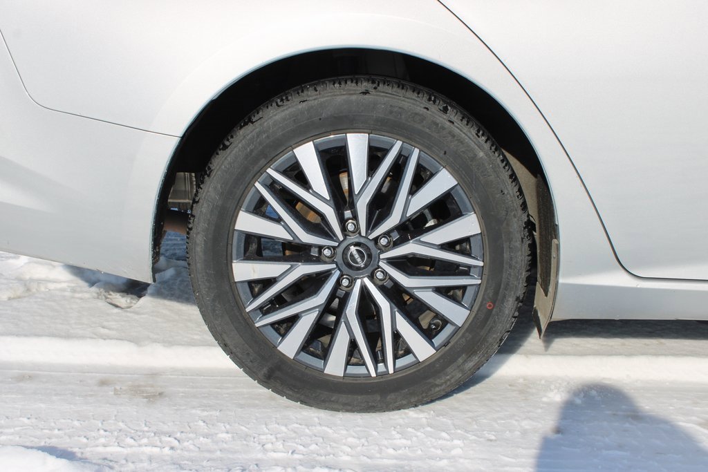 Used 2024 Nissan Altima 2.5 SV image 36