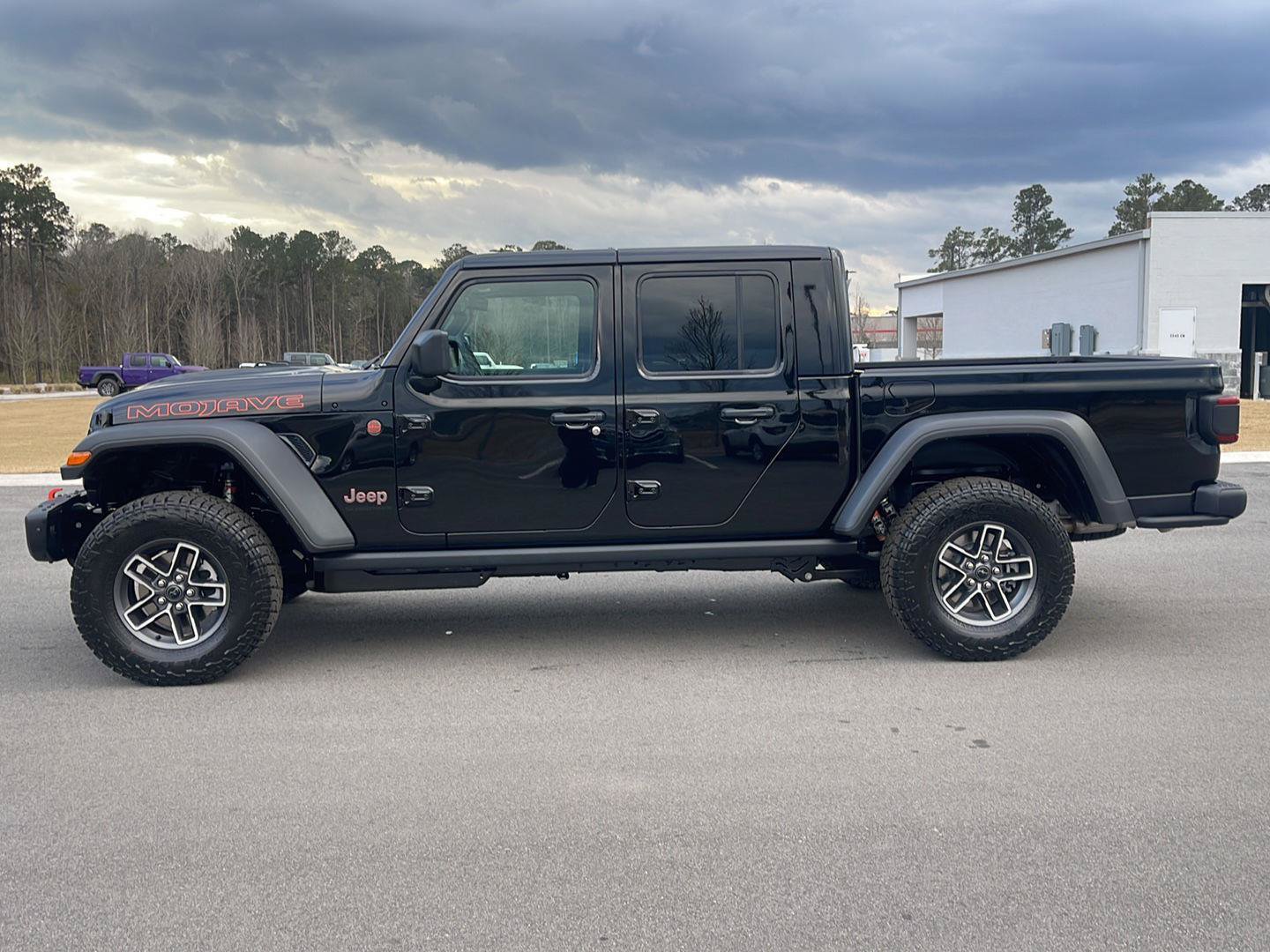 New 2026 Jeep Gladiator Mojave w/ Steel Bumper Group AWD/4WD image 4