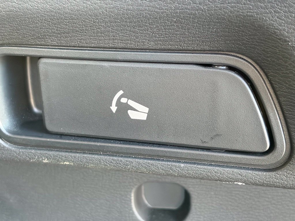 Used 2025 Mitsubishi Outlander SE AWD/4WD image 10