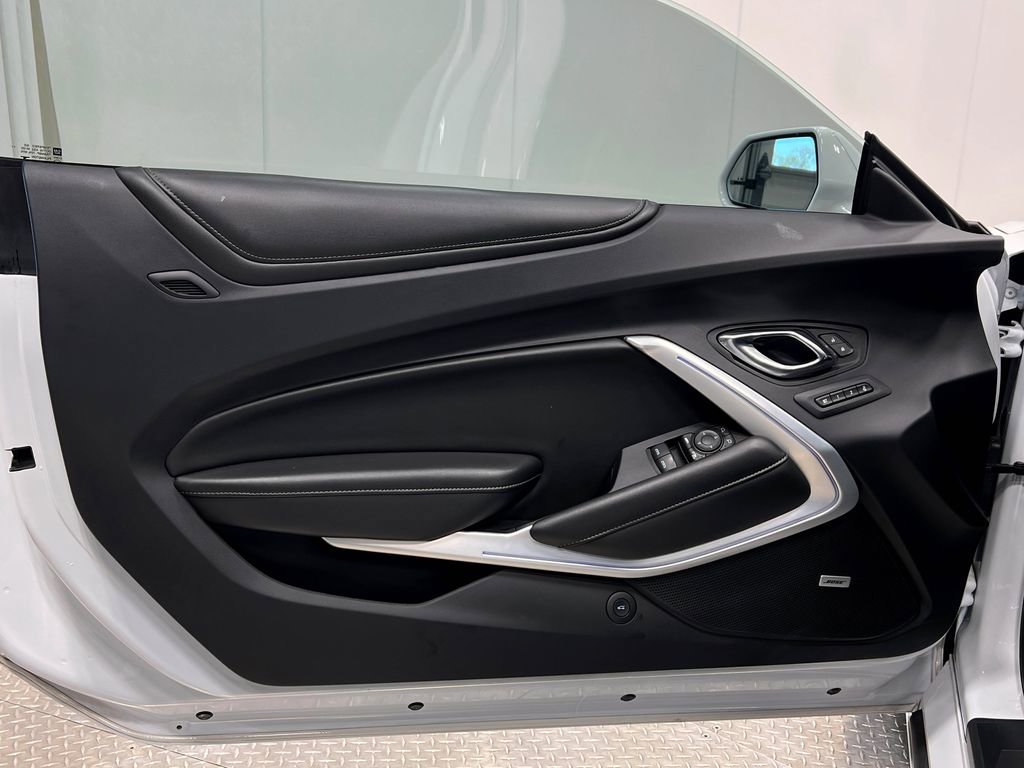 Used 2020 Chevrolet Camaro SS RWD image 14
