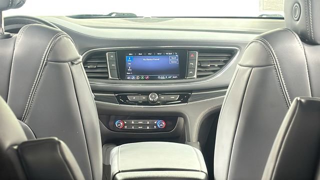 Used 2024 Buick Enclave Premium image 18