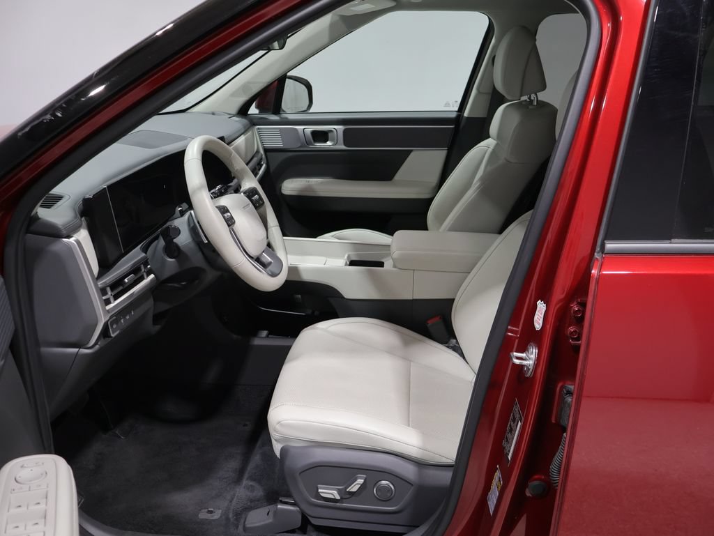 Used 2025 Hyundai Santa Fe SEL AWD/4WD image 9