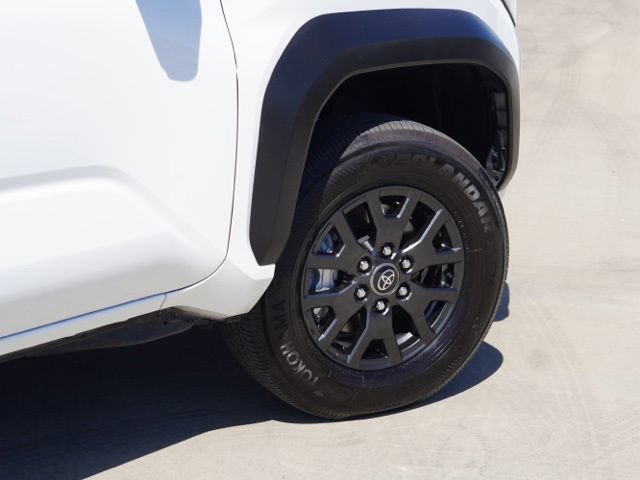 Used 2025 Toyota 4Runner SR5 AWD/4WD image 7