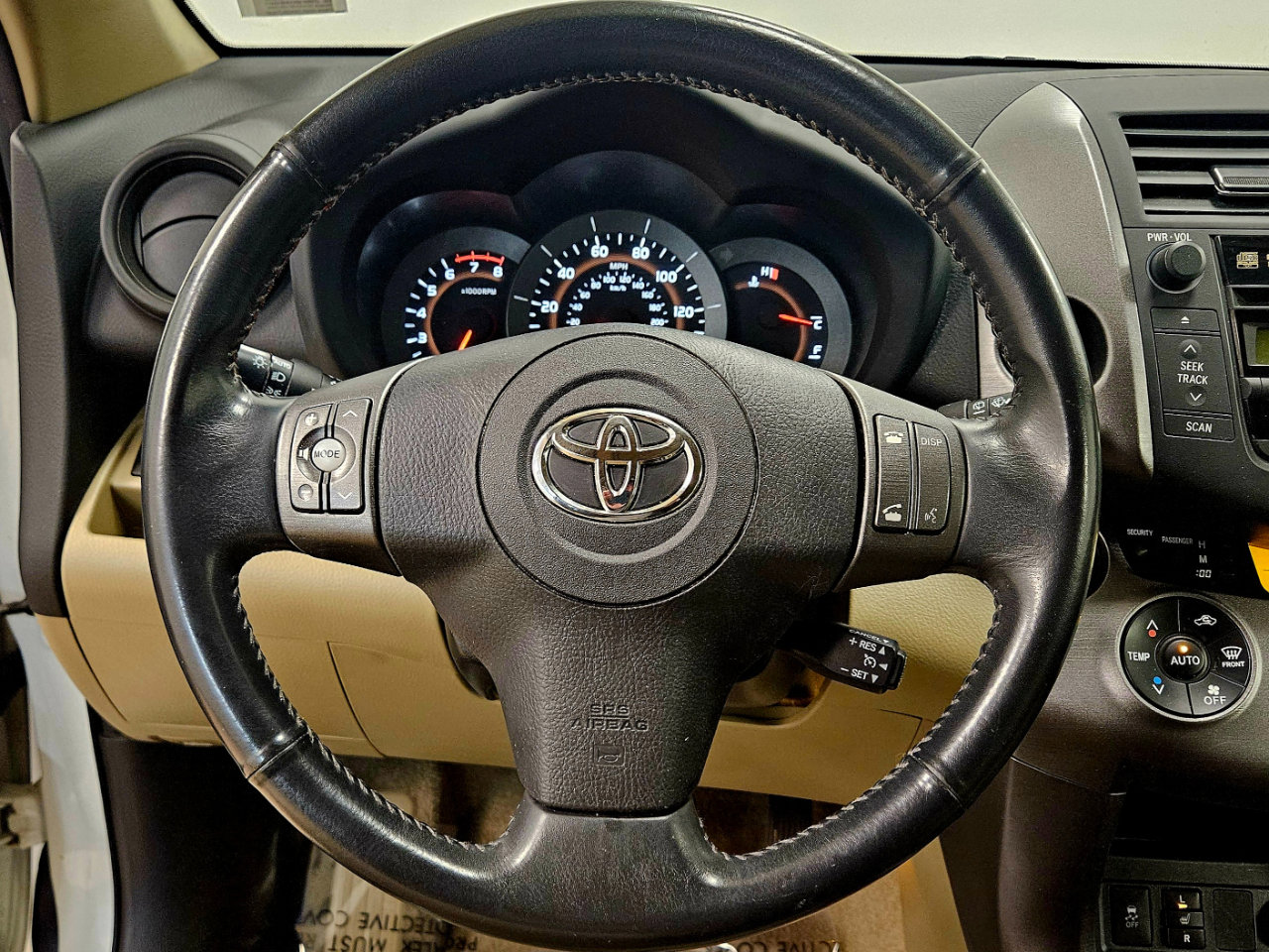 Used 2011 Toyota RAV4 Limited image 13