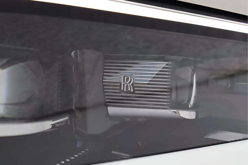 Certified 2026 Rolls-Royce Cullinan AWD/4WD image 13